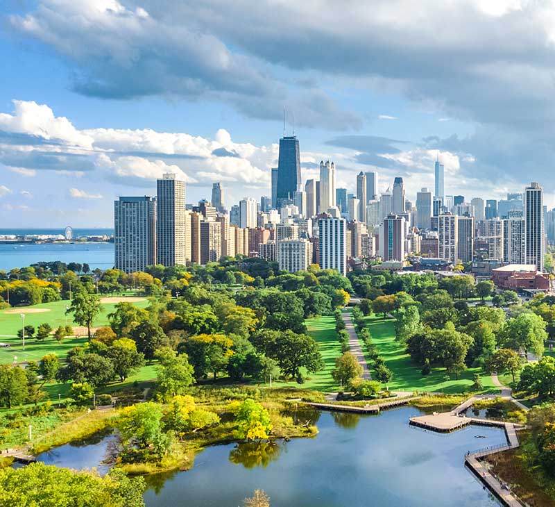 Chicago greenspace with skyline